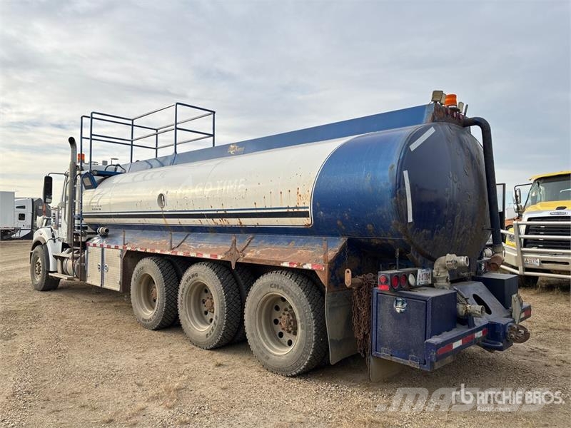 Freightliner Coronado 122 20000 L 8x6 Water Truck (Inoperable) صهاريج مياه