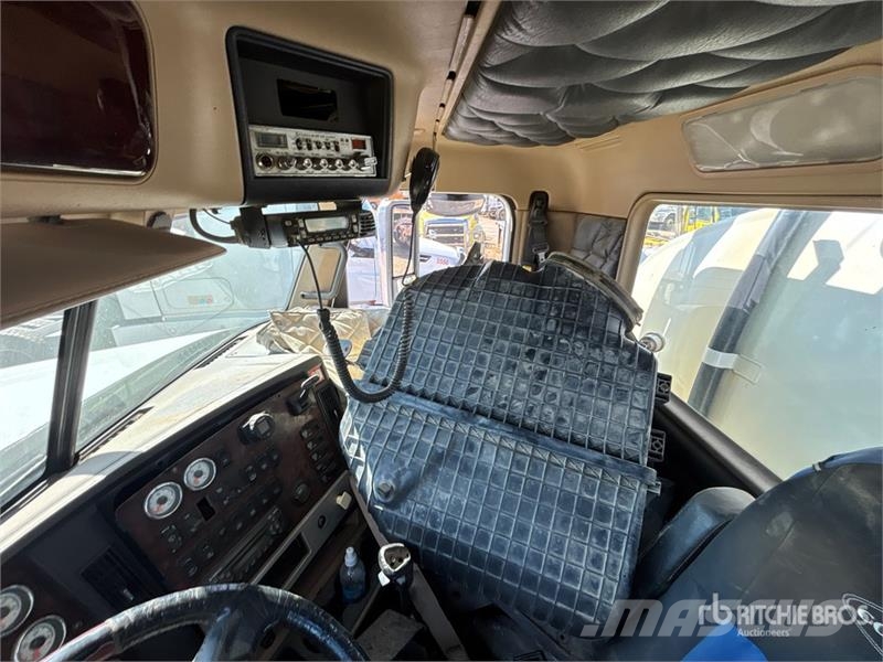 Freightliner Coronado 122 8x6 Water Truck (Inoperable) Autocisterne