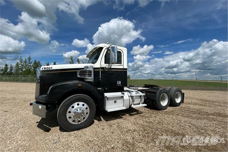 Freightliner Coronado 122 Vetopöytäautot