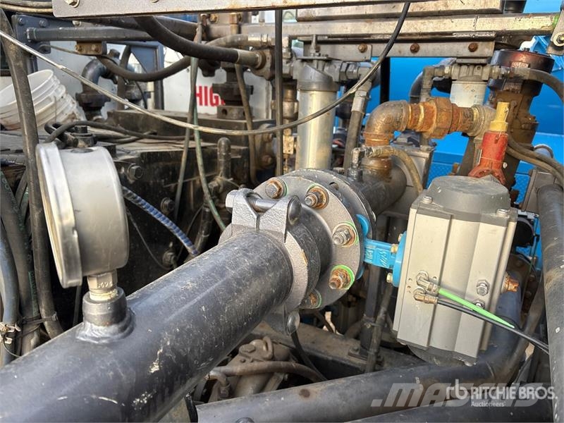 Freightliner Coronado 122 8x6 Sleeper Pressure Truck Ostali kamioni