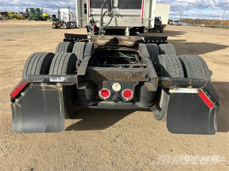 Freightliner Coronado 122SD Trekkers