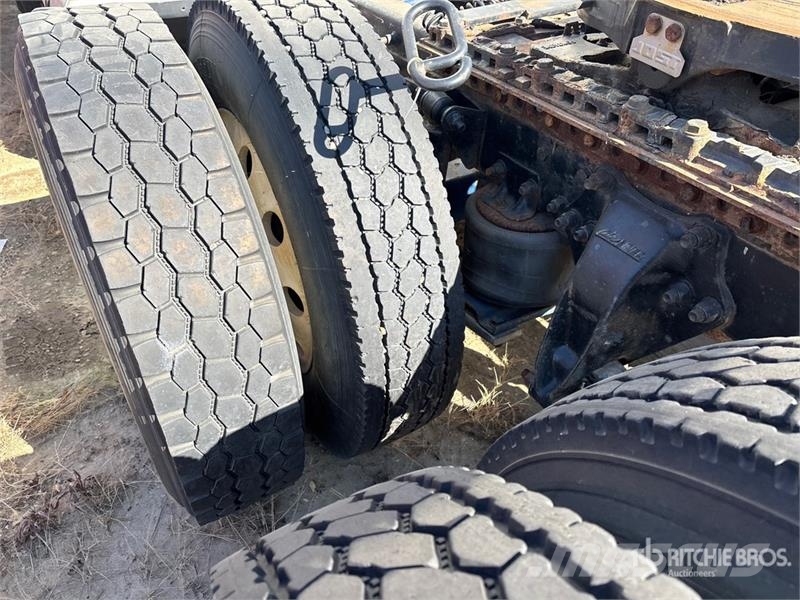 Freightliner Coronado 122 6x4 T/A Sleeper Truck Tractor Çekiciler