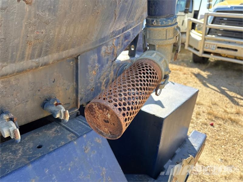 Freightliner Coronado 122 8x6 Water Truck (Inoperable) Autocisterne