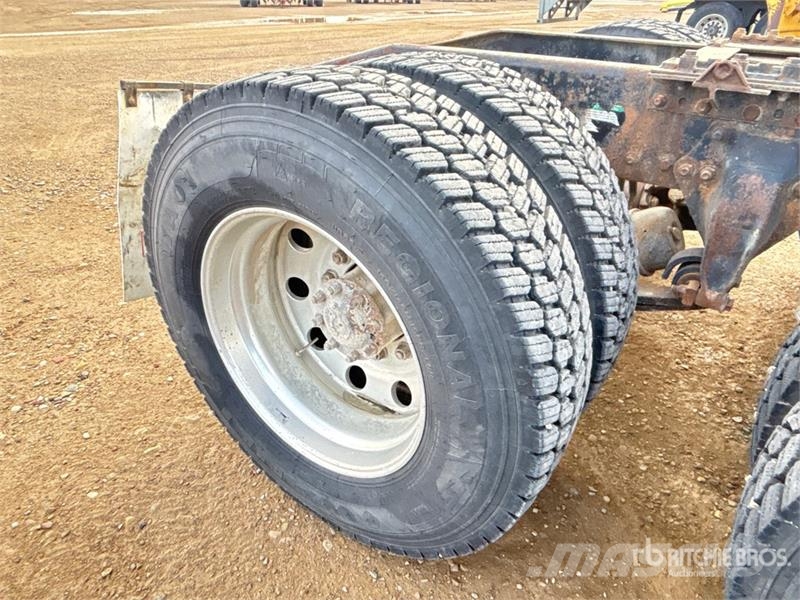 Freightliner Coronado SD 6x4 Heavy Haul T/A Day Cab Truck Tract Trekkers