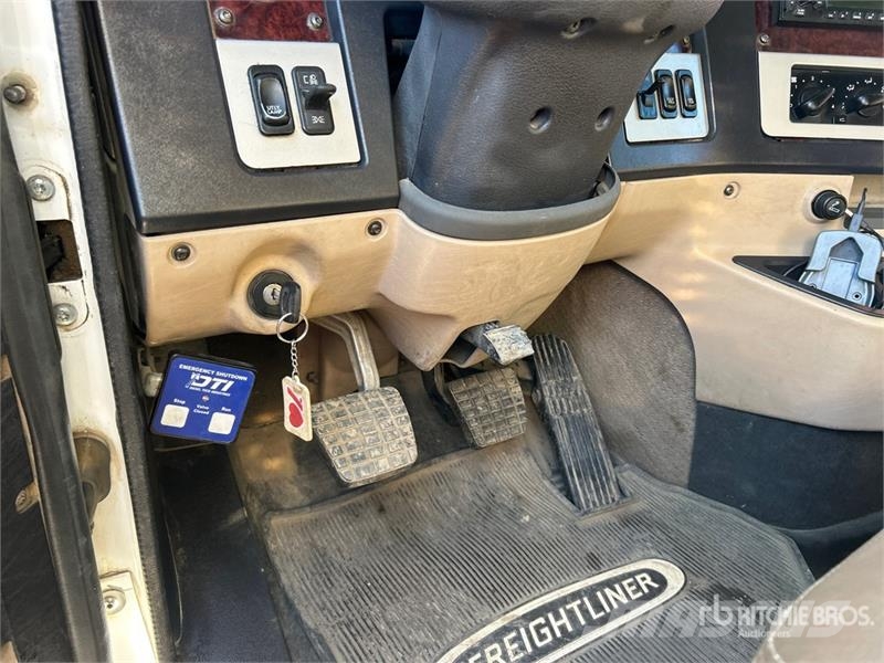Freightliner Coronado 6x4 T/A Sleeper Truck Tractor Sadulveokid
