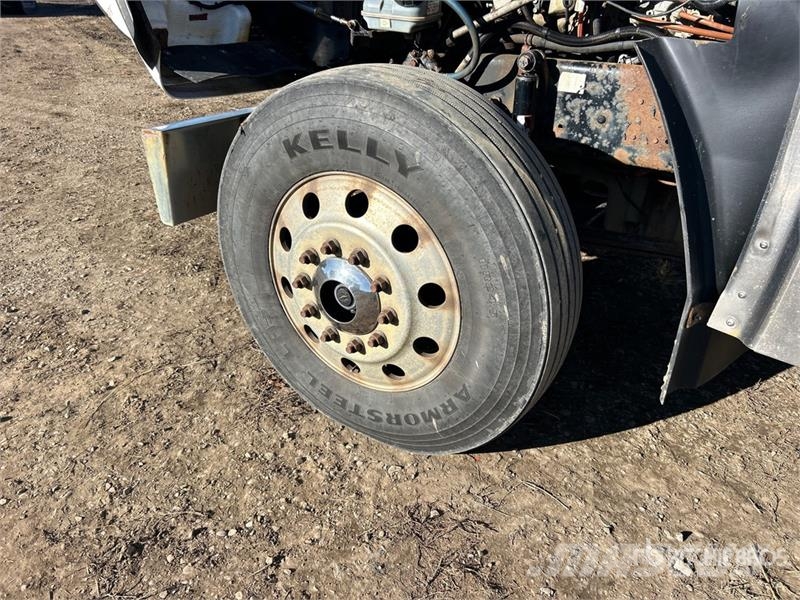 Freightliner Coronado 6x4 T/A Sleeper Truck Tractor Sadulveokid