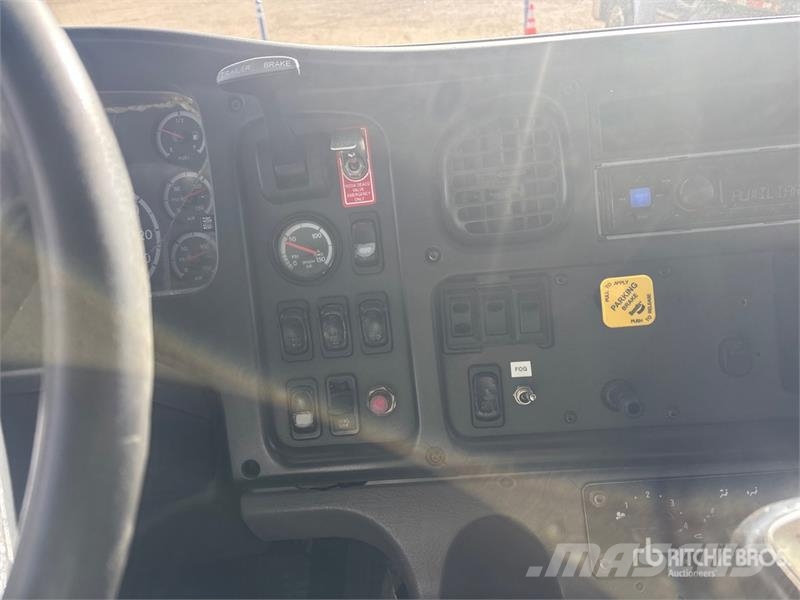 Freightliner Effer 170 5SAa Knuckle Boom on Freightliner M2 10 Tovornjaki z žerjavom