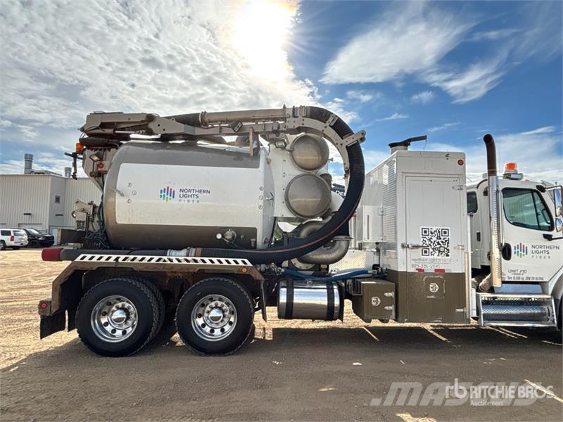 Freightliner F2 on Freightliner M2 6x4 Vacuum Excavator Truck Paine-/imuautot