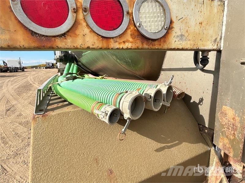 Freightliner F2 on Freightliner M2 6x4 Vacuum Excavator Truck Paine-/imuautot