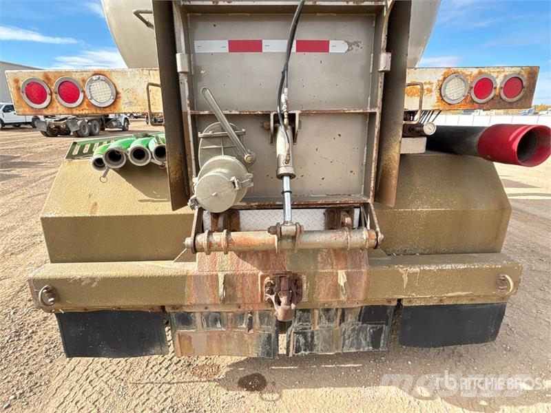 Freightliner F2 on Freightliner M2 6x4 Vacuum Excavator Truck Paine-/imuautot
