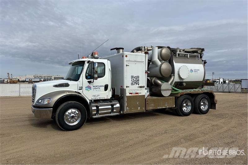 Freightliner F2 on Freightliner M2 6x4 Vacuum Excavator Truck Paine-/imuautot