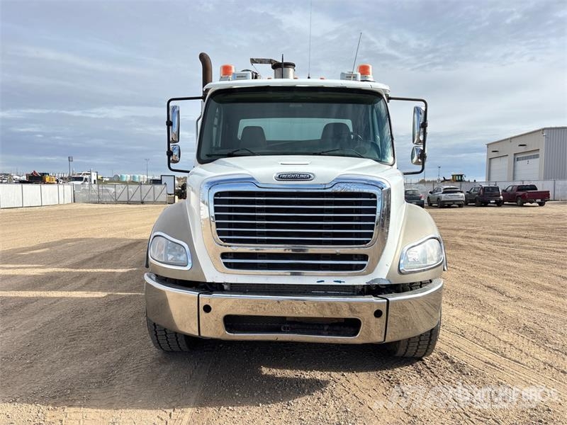 Freightliner F2 on Freightliner M2 6x4 Vacuum Excavator Truck Paine-/imuautot
