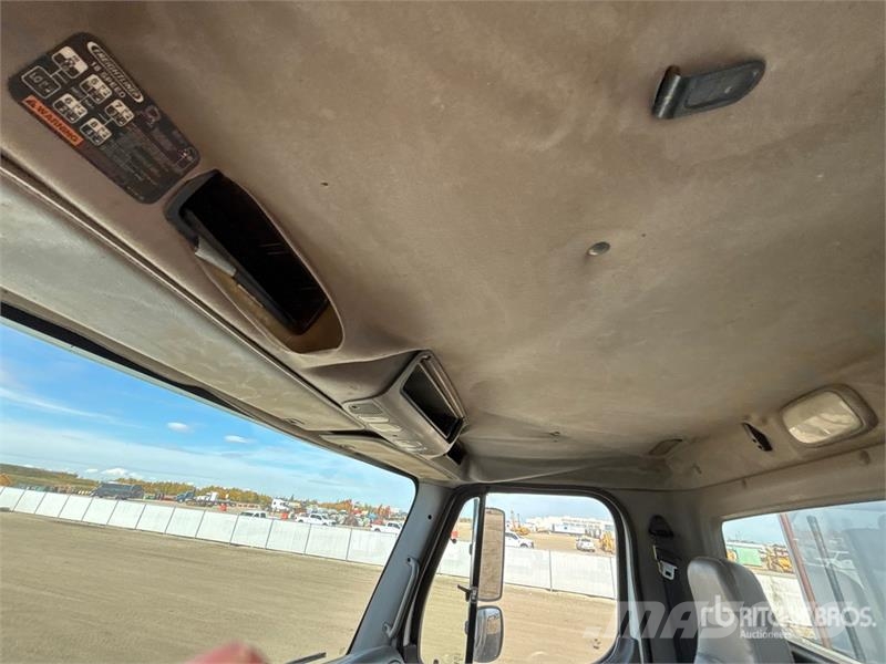 Freightliner F2 on Freightliner M2 6x4 Vacuum Excavator Truck Paine-/imuautot
