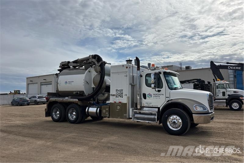 Freightliner F2 on Freightliner M2 6x4 Vacuum Excavator Truck Paine-/imuautot
