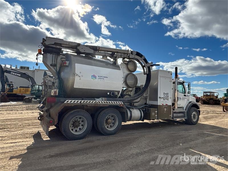 Freightliner F2 on Freightliner M2 6x4 Vacuum Excavator Truck 콤비/진공 트럭