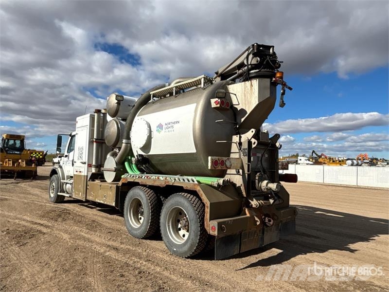Freightliner F2 on Freightliner M2 6x4 Vacuum Excavator Truck 콤비/진공 트럭