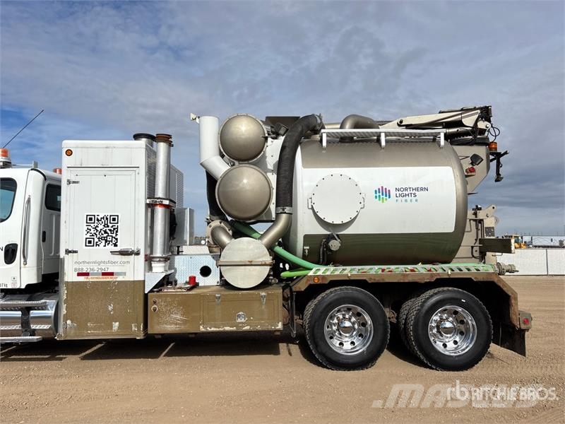 Freightliner F2 on Freightliner M2 6x4 Vacuum Excavator Truck Paine-/imuautot