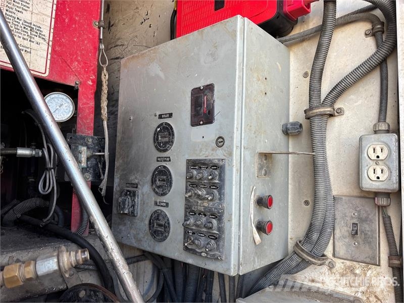 Freightliner F2 on Freightliner M2 6x4 Vacuum Excavator Truck 콤비/진공 트럭
