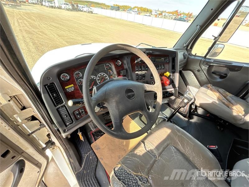 Freightliner F2 on Freightliner M2 6x4 Vacuum Excavator Truck Paine-/imuautot