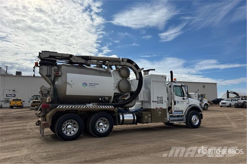 Freightliner F2 on Freightliner M2 6x4 Vacuum Excavator Truck Paine-/imuautot