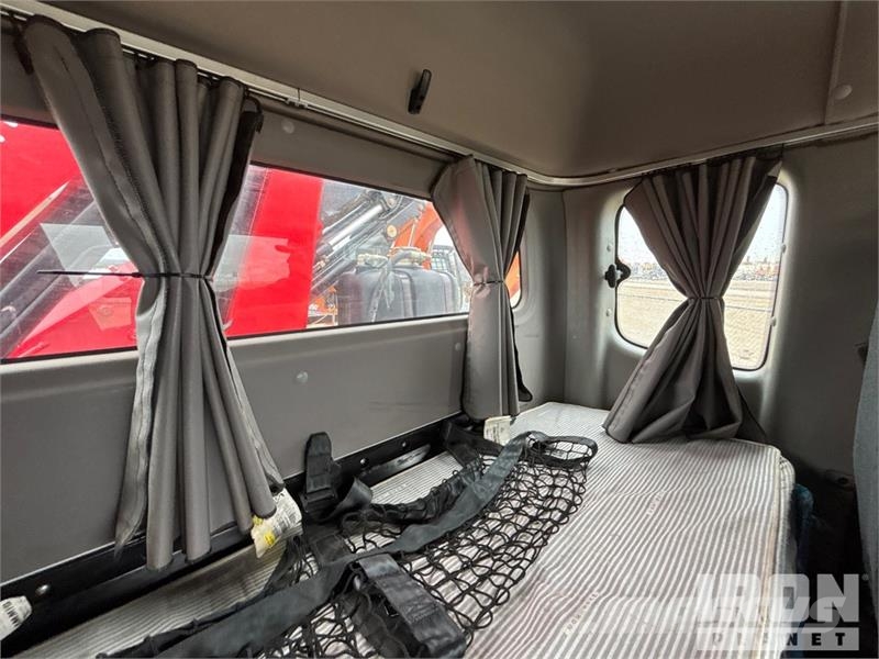 Freightliner Fassi F110B.0.24 8366 lb Knuckle Boom on Freightl Kamioni sa kranom