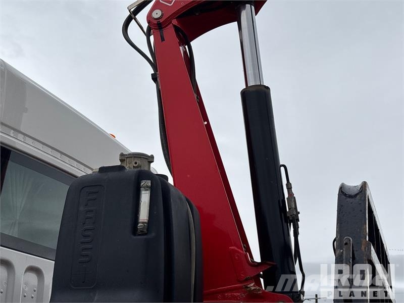 Freightliner Fassi F110B.0.24 8366 lb Knuckle Boom on Freightl Kamioni sa kranom