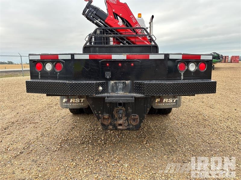 Freightliner Fassi F110B.0.24 8366 lb Knuckle Boom on Freightl Kamioni sa kranom