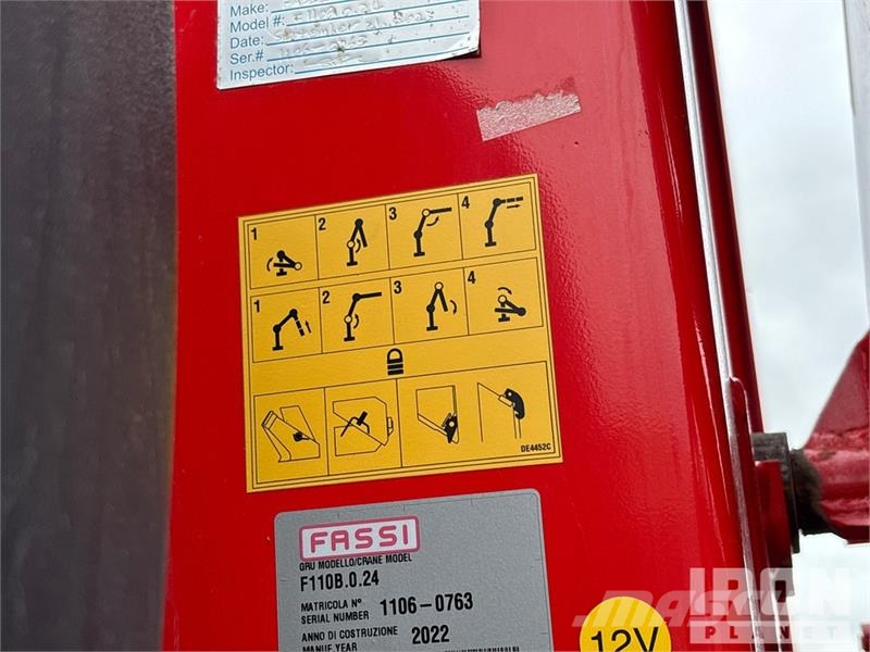 Freightliner Fassi F110B.0.24 8366 lb Knuckle Boom on Freightl Kamioni sa kranom