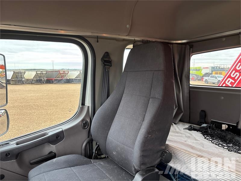 Freightliner Fassi F110B.0.24 8366 lb Knuckle Boom on Freightl Kamioni sa kranom