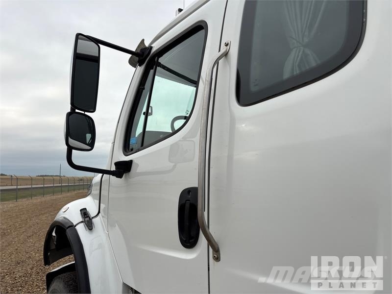 Freightliner Fassi F110B.0.24 8366 lb Knuckle Boom on Freightl Kamioni sa kranom