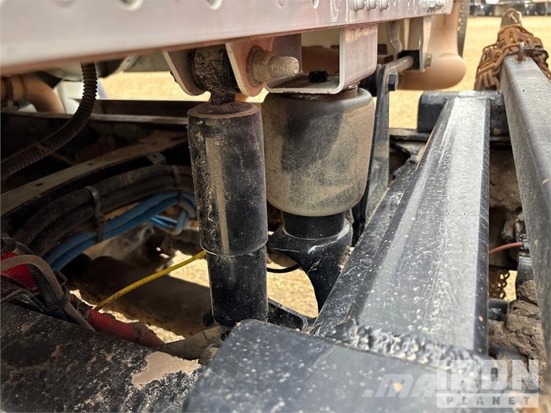 Freightliner Fassi F110B.0.24 8366 lb Knuckle Boom on Freightl Kamioni sa kranom