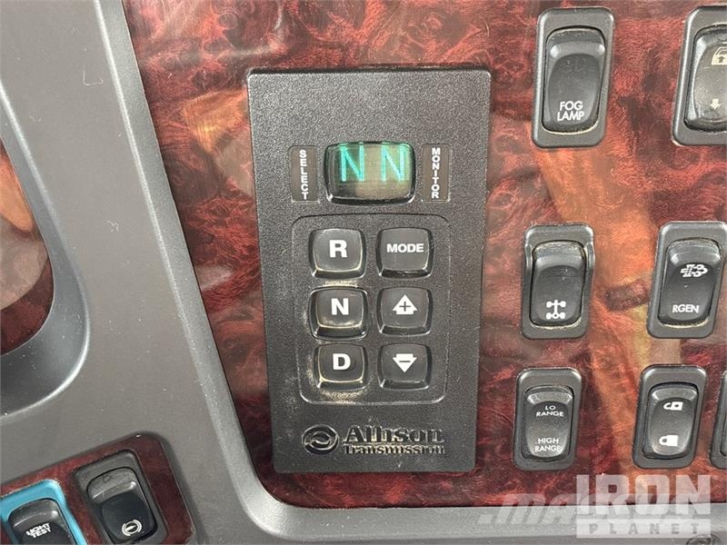 Freightliner Fassi F110B.0.24 8366 lb Knuckle Boom on Freightl Kamioni sa kranom