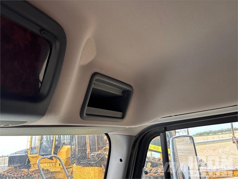 Freightliner Fassi F110B.0.24 8366 lb Knuckle Boom on Freightl Kamioni sa kranom