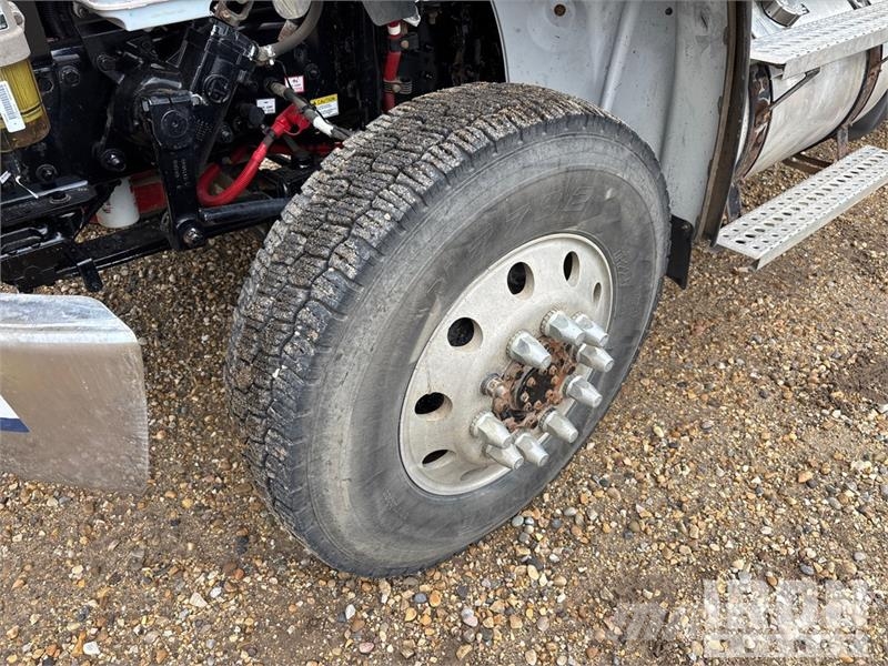 Freightliner Fassi F110B.0.24 8366 lb Knuckle Boom on Freightl Kamioni sa kranom