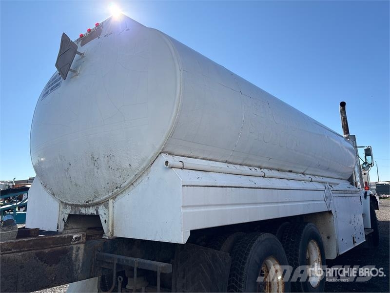 Freightliner FL 106 16800 L 6x4 Fuel Truck Tankbiler