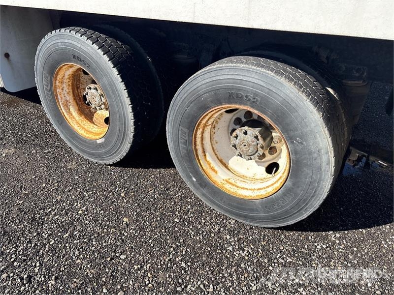 Freightliner FL 106 16800 L 6x4 Fuel Truck Tankbiler