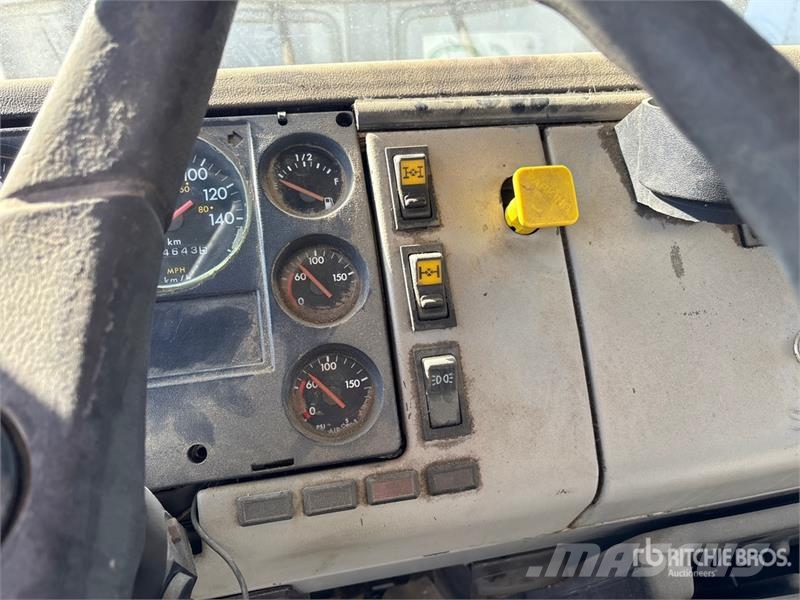 Freightliner FL 106 16800 L 6x4 Fuel Truck Tankbiler