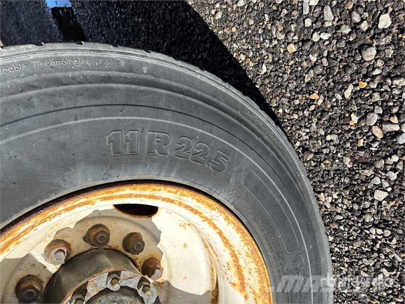 Freightliner FL 106 16800 L 6x4 Fuel Truck Tankbiler