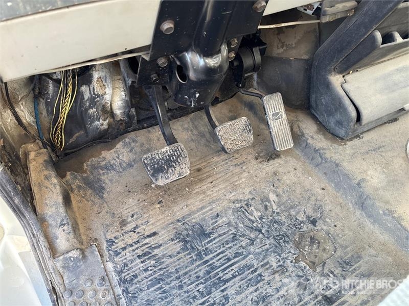 Freightliner FL 106 16800 L 6x4 Fuel Truck Tankbiler
