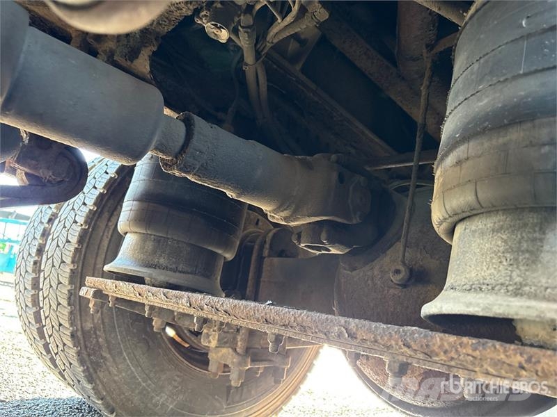 Freightliner FL 106 16800 L 6x4 Fuel Truck Tankbiler