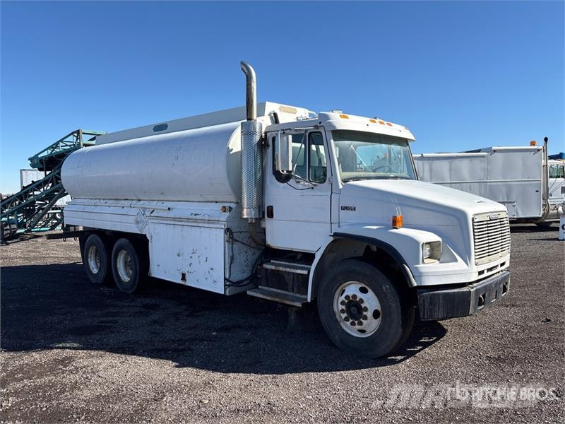 Freightliner FL 106 16800 L 6x4 Fuel Truck Tankbiler