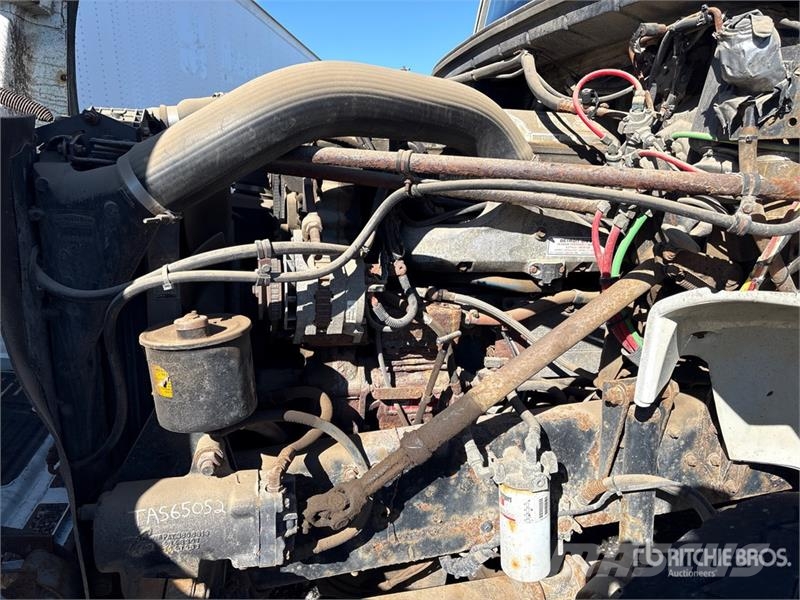 Freightliner FL 106 16800 L 6x4 Fuel Truck Tankbiler