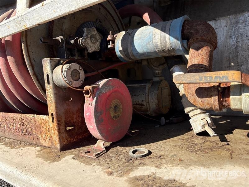 Freightliner FL 106 16800 L 6x4 Fuel Truck Tankbiler