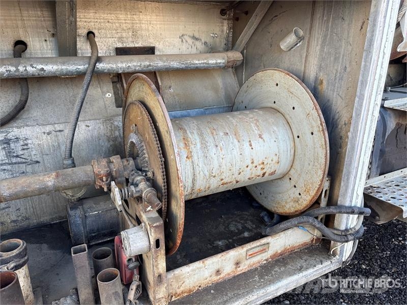 Freightliner FL 106 16800 L 6x4 Fuel Truck Tankbiler