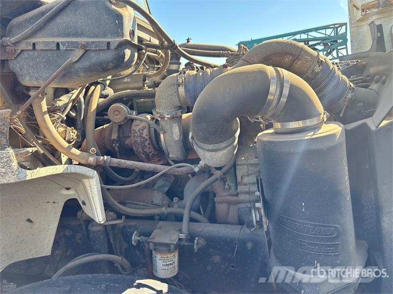 Freightliner FL 106 16800 L 6x4 Fuel Truck Tankbiler