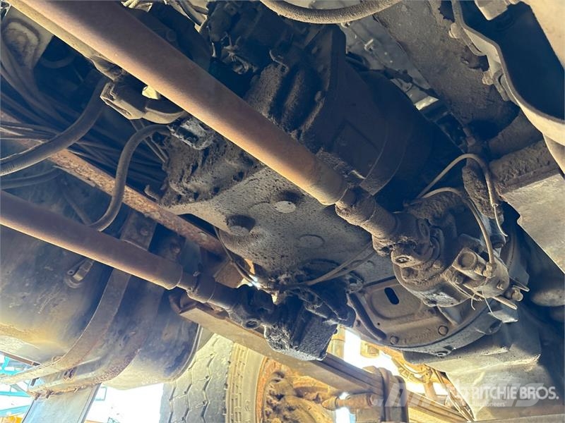 Freightliner FL 106 16800 L 6x4 Fuel Truck Tankbiler