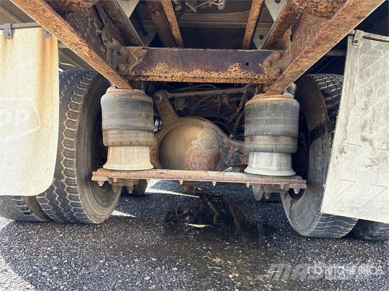 Freightliner FL 106 16800 L 6x4 Fuel Truck Tankbiler