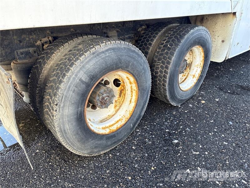 Freightliner FL 106 16800 L 6x4 Fuel Truck Tankbiler
