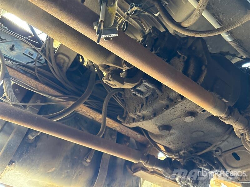 Freightliner FL 106 16800 L 6x4 Fuel Truck Tankbiler