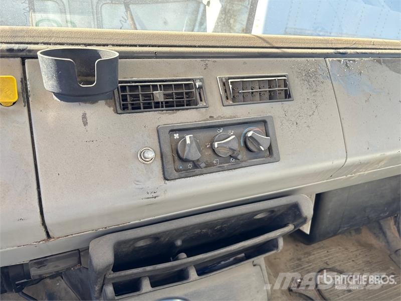 Freightliner FL 106 16800 L 6x4 Fuel Truck Tankbiler
